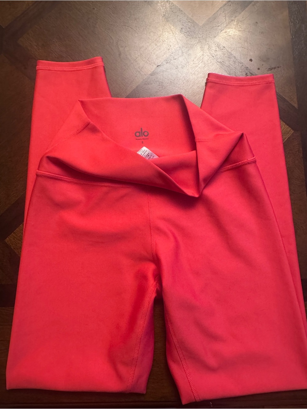 ALO Yoga women’s small leggings